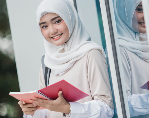 Top Scholarships for UAE Students in 2025